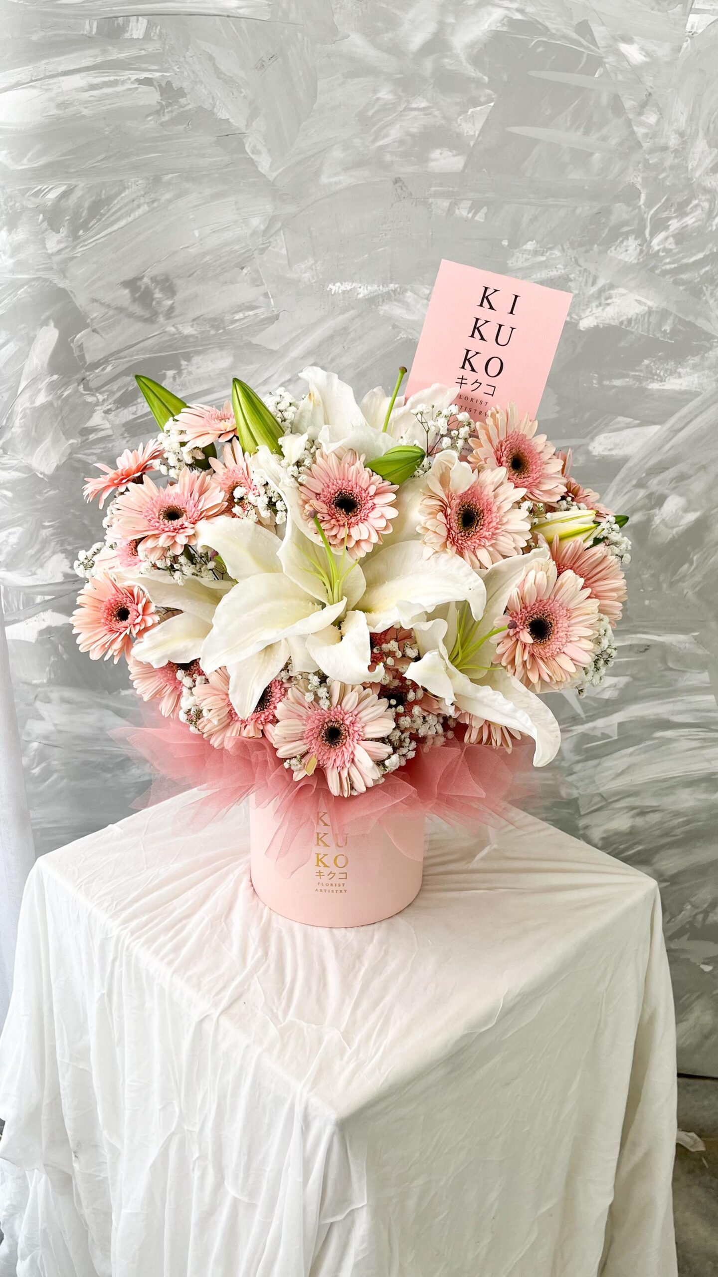 Garbera With Lily Bloombox